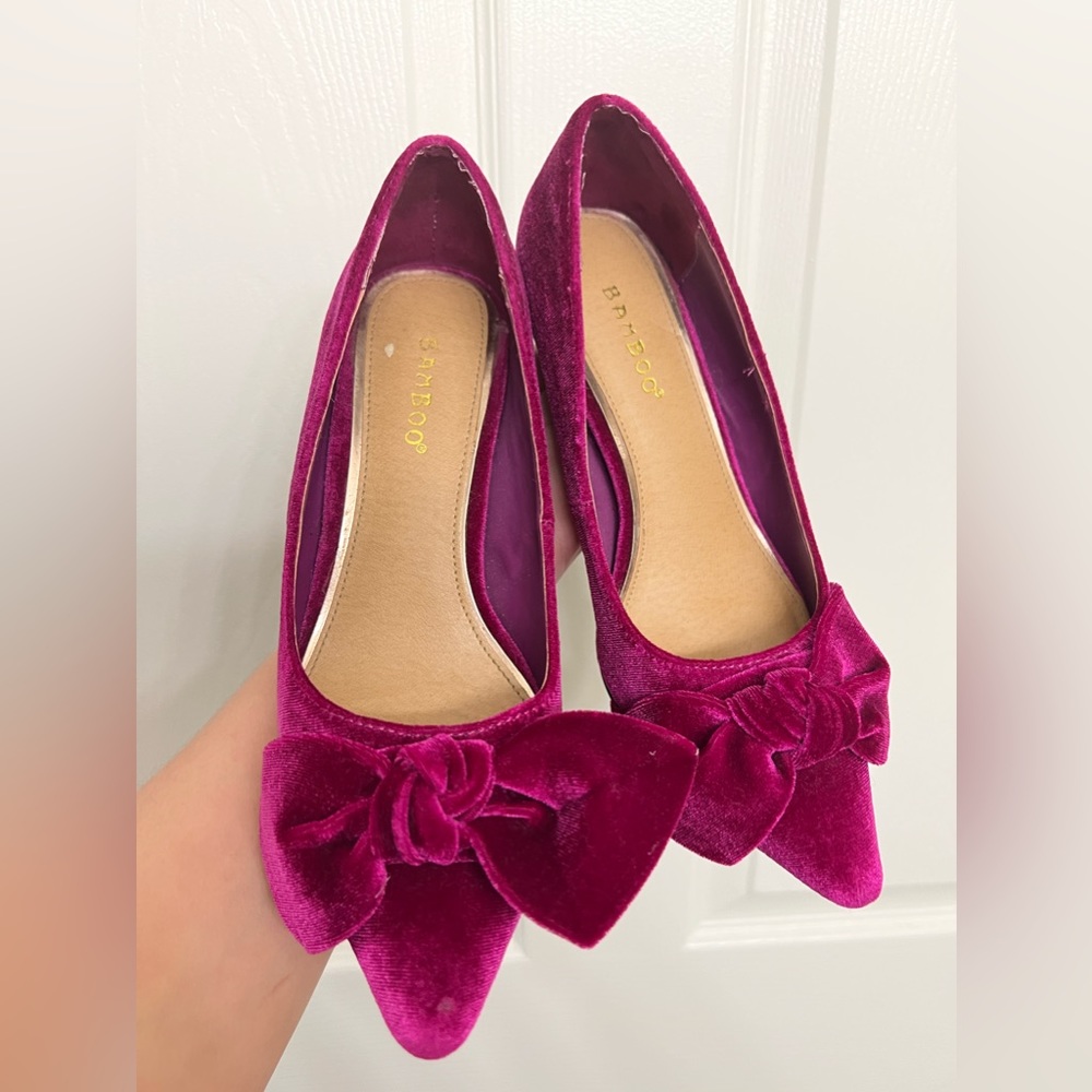 Bamboo Fuschia Velvet Bow Toe Heels Size 6